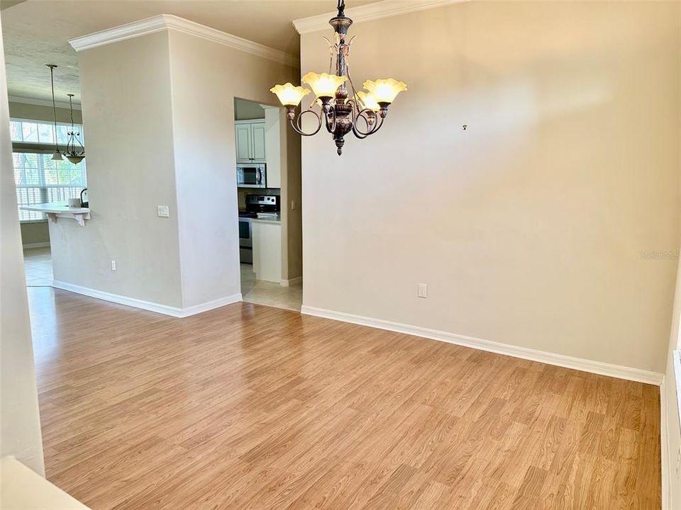 Recently Rented: $2,500 (3 beds, 2 baths, 1944 Square Feet)