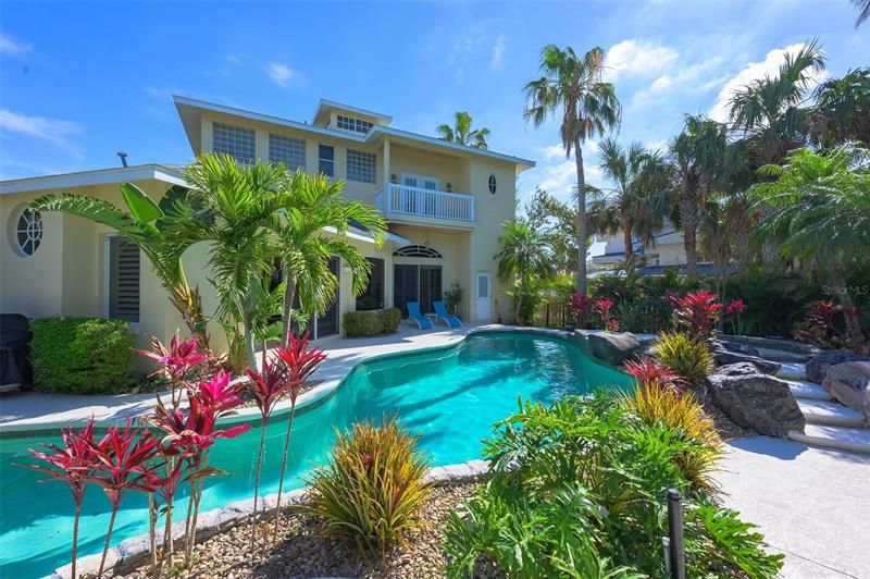 Massive Resort Style Pool.