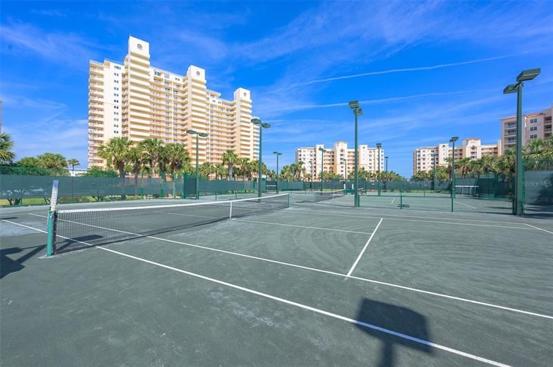 Har-Tru Tennis Courts, Minorca Condominium Amenities.