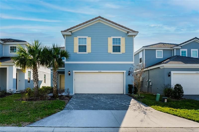 Recently Sold: $670,000 (5 beds, 4 baths, 2540 Square Feet)