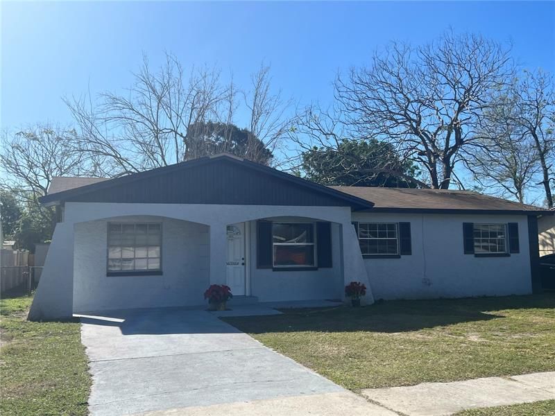Recently Rented: $1,900 (3 beds, 2 baths, 1101 Square Feet)