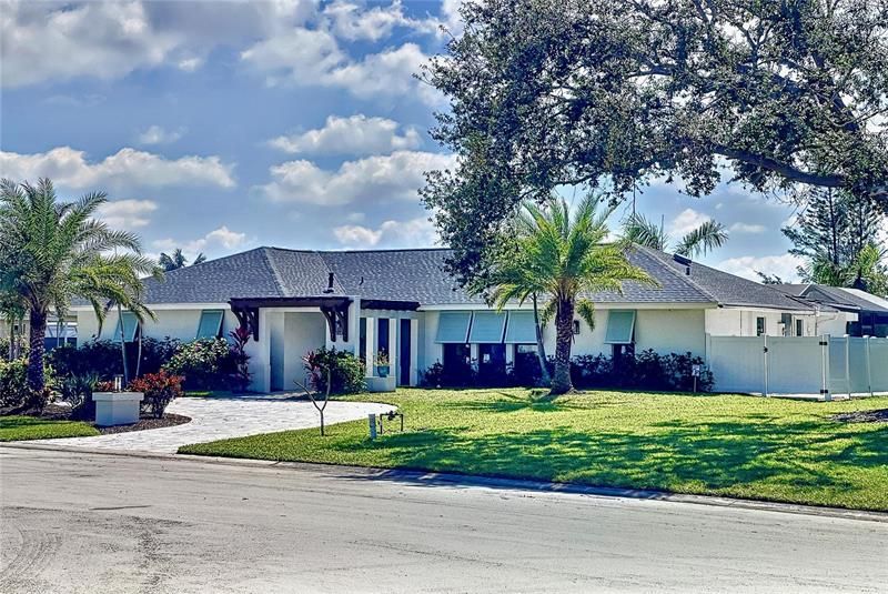 Recently Sold: $1,169,100 (4 beds, 2 baths, 1923 Square Feet)