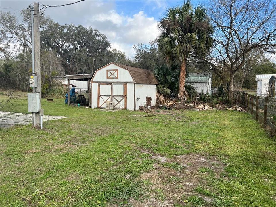 Recently Sold: $112,500 (3 beds, 2 baths, 864 Square Feet)