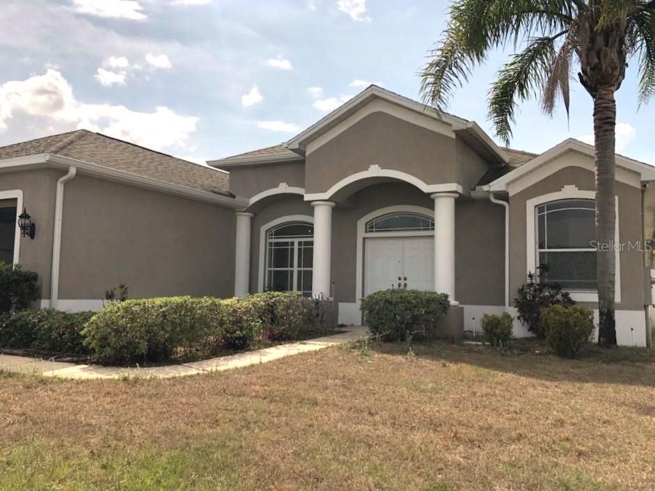 Recently Rented: $2,400 (3 beds, 2 baths, 1662 Square Feet)