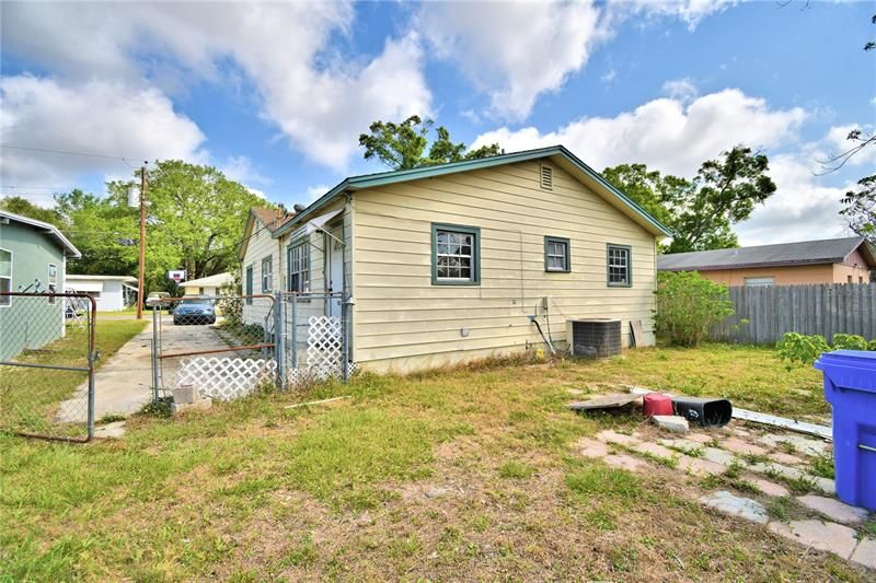 Recently Sold: $140,000 (3 beds, 2 baths, 1504 Square Feet)