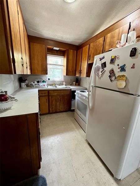 Recently Sold: $165,000 (2 beds, 1 baths, 1232 Square Feet)
