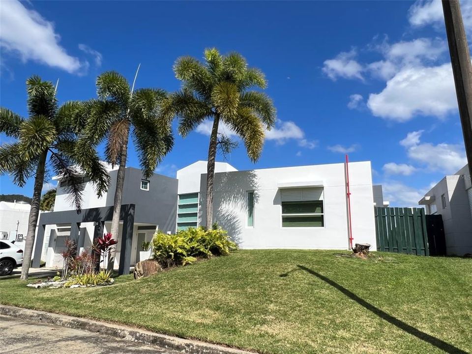 Vendido Recientemente: $489,000 (4 camas, 2 baños, 2113 Pies cuadrados)