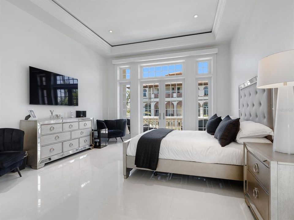 For Sale: $7,950,000 (4 beds, 4 baths, 6335 Square Feet)