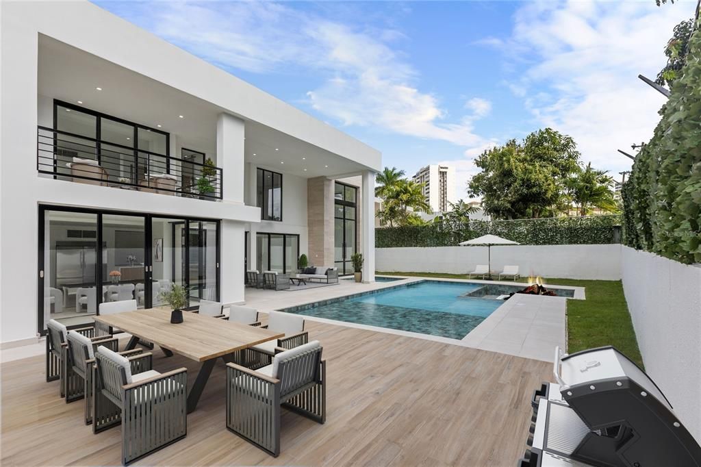 Recently Sold: $2,400,000 (5 beds, 4 baths, 5000 Square Feet)