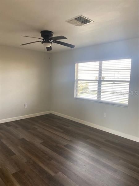 Recently Rented: $1,995 (3 beds, 3 baths, 2200 Square Feet)