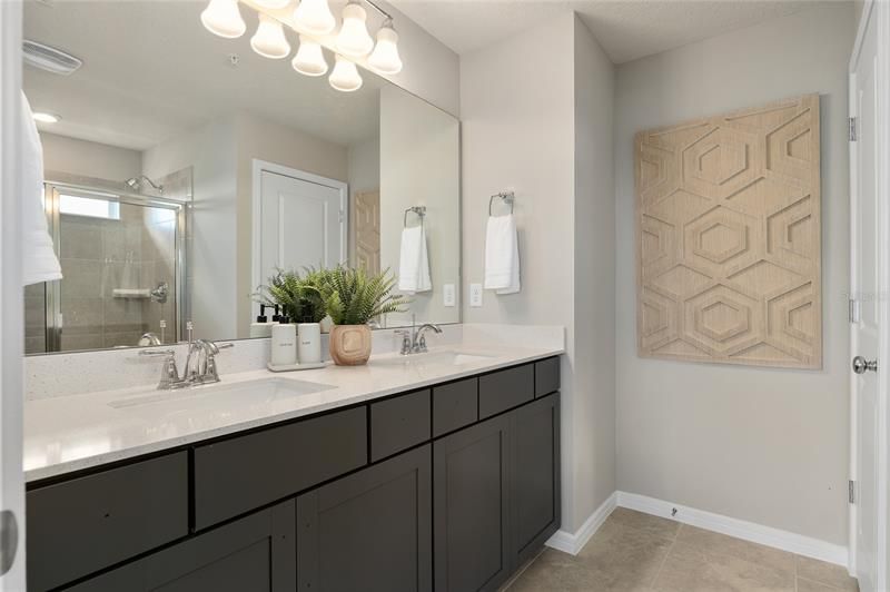 Owner's En Suite Bathroom. Model Home Design. Pictures are for illustrative purposes only. Elevations, colors and options may vary. Furniture is for model home staging only.