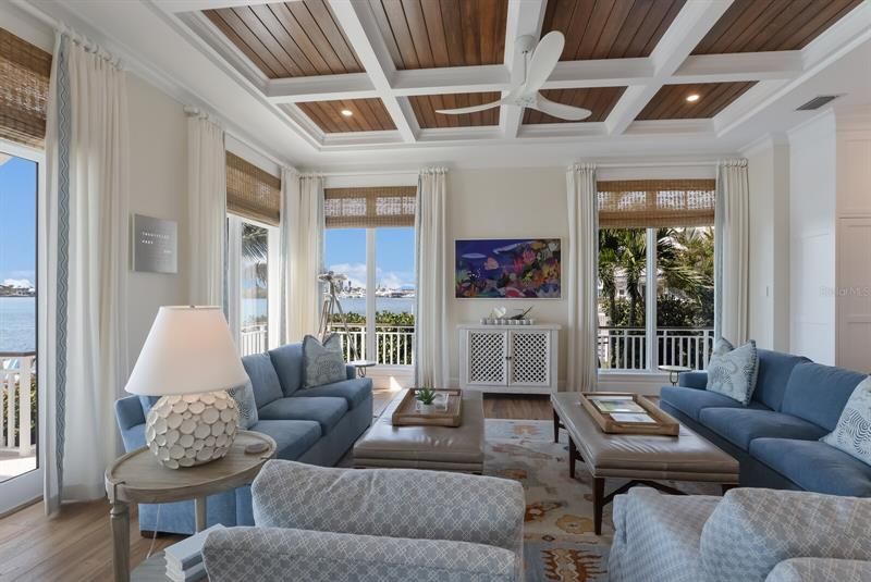 Recently Sold: $6,800,000 (4 beds, 4 baths, 3865 Square Feet)