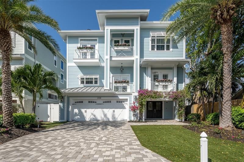 Recently Sold: $6,980,000 (4 beds, 4 baths, 4180 Square Feet)
