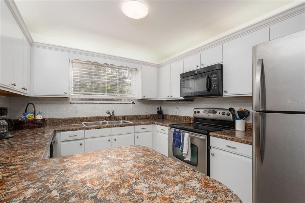 Recently Sold: $250,000 (2 beds, 2 baths, 1074 Square Feet)