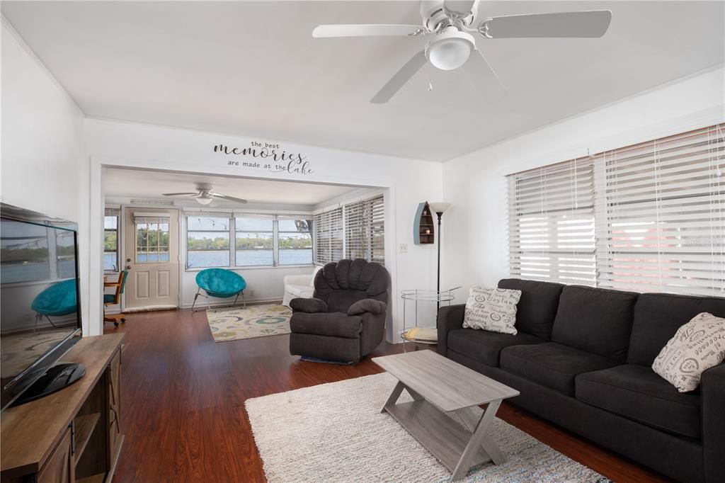 Recently Sold: $250,000 (2 beds, 2 baths, 1074 Square Feet)