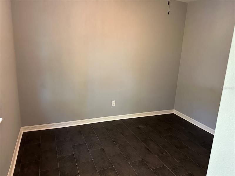 Recently Rented: $1,375 (3 beds, 1 baths, 1300 Square Feet)