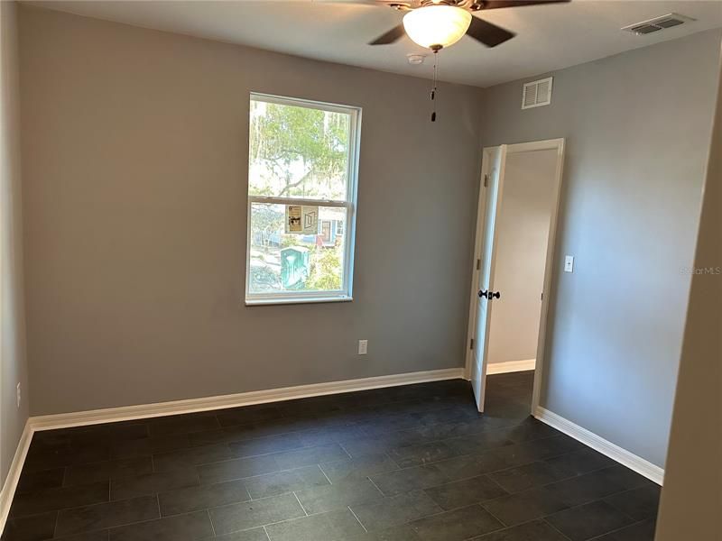 Recently Rented: $1,375 (3 beds, 1 baths, 1300 Square Feet)