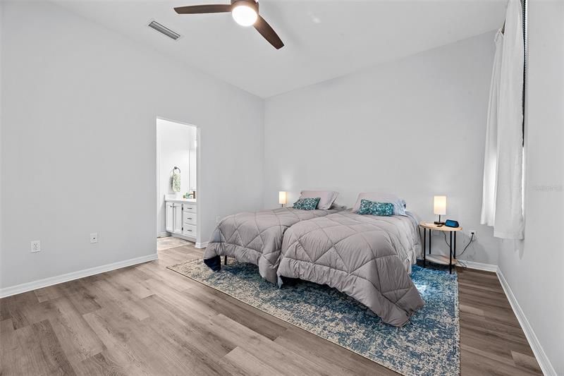 Recently Sold: $395,000 (2 beds, 2 baths, 1501 Square Feet)