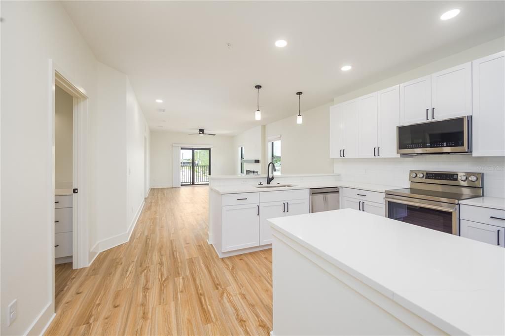 Active With Contract: $499,000 (2 beds, 2 baths, 1202 Square Feet)