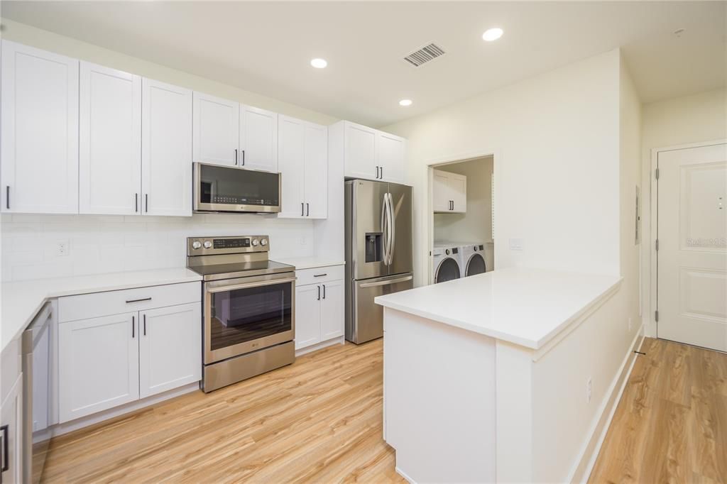 Active With Contract: $499,000 (2 beds, 2 baths, 1202 Square Feet)