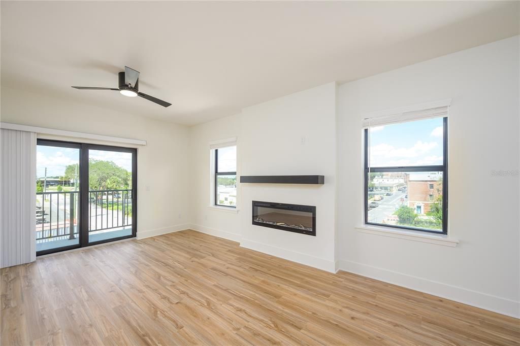 Active With Contract: $499,000 (2 beds, 2 baths, 1202 Square Feet)