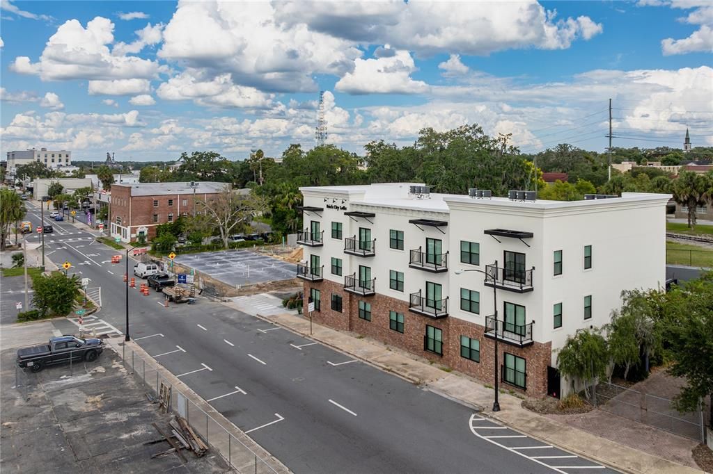 Active With Contract: $499,000 (2 beds, 2 baths, 1202 Square Feet)