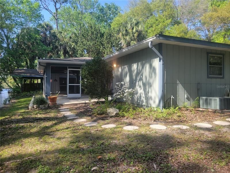 Recently Sold: $450,000 (3 beds, 2 baths, 1676 Square Feet)