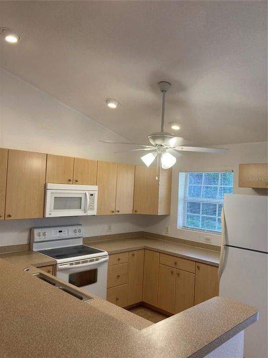 Recently Rented: $1,495 (2 beds, 2 baths, 1040 Square Feet)