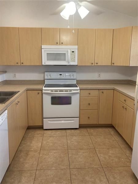 Recently Rented: $1,495 (2 beds, 2 baths, 1040 Square Feet)