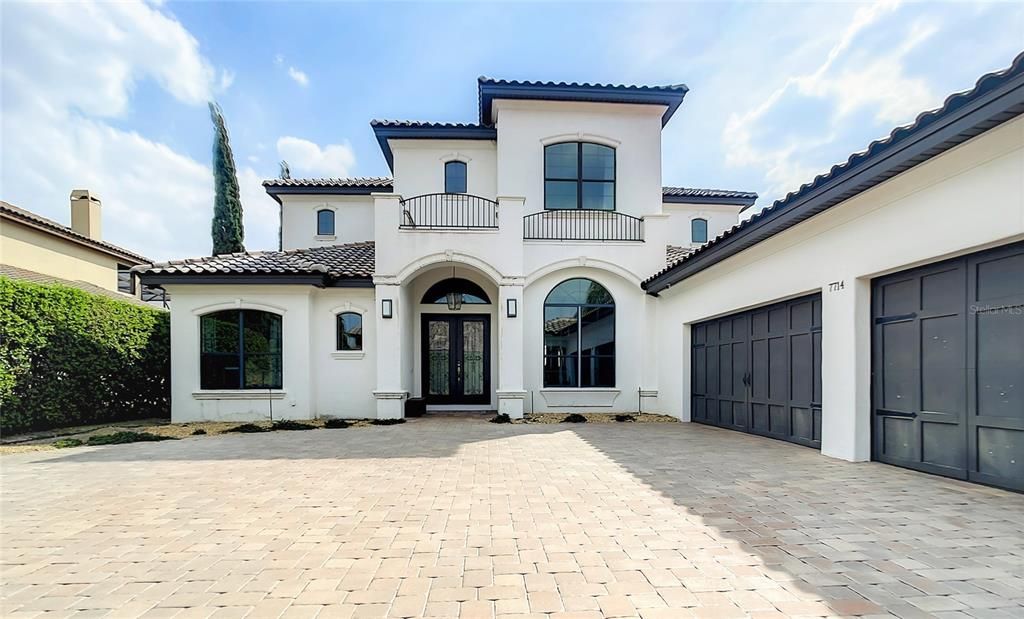 Recently Sold: $2,300,000 (7 beds, 6 baths, 5787 Square Feet)