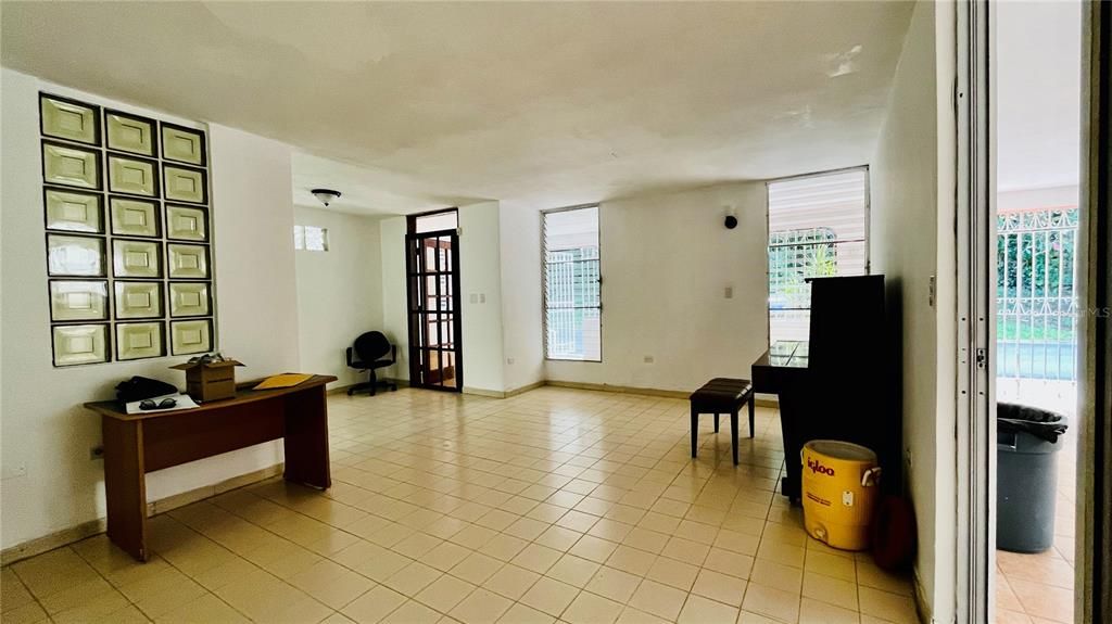 Vendido Recientemente: $155,000 (3 camas, 2 baños, 1000 Pies cuadrados)