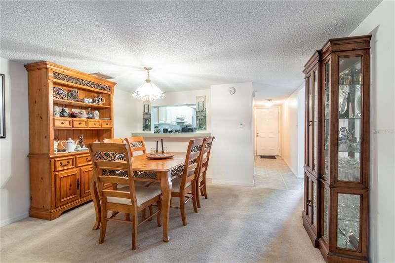 Recently Sold: $324,700 (2 beds, 2 baths, 1271 Square Feet)