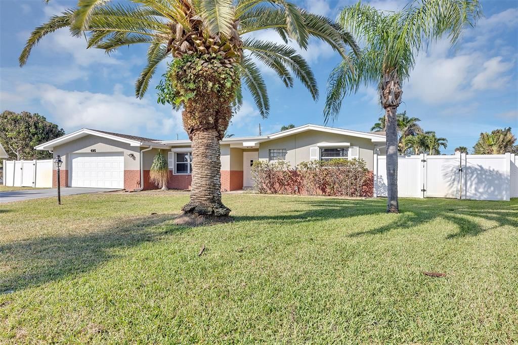 Recently Sold: $670,000 (5 beds, 3 baths, 2349 Square Feet)