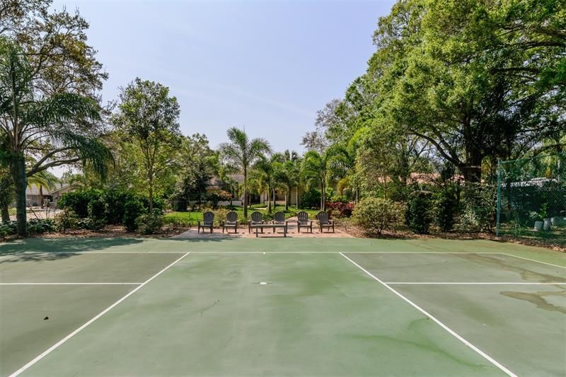 Recently Sold: $1,250,000 (4 beds, 3 baths, 3702 Square Feet)