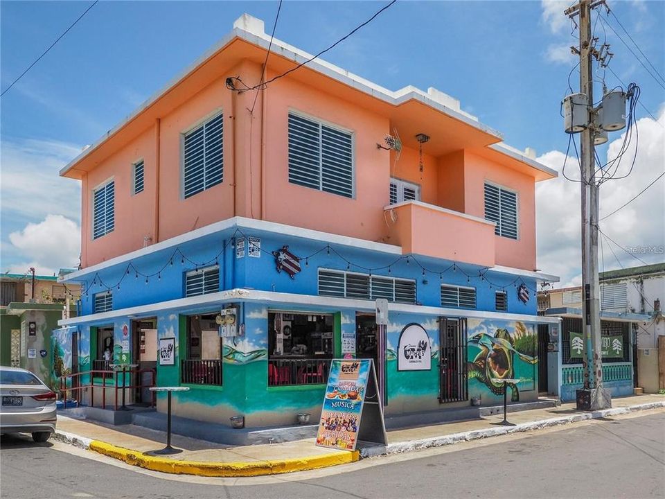 Vendido Recientemente: $595,000 (2 camas, 3 baños, 1600 Pies cuadrados)