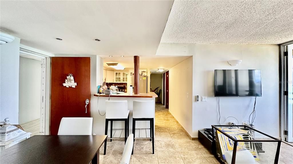 Active With Contract: $545,000 (2 beds, 1 baths, 1100 Square Feet)