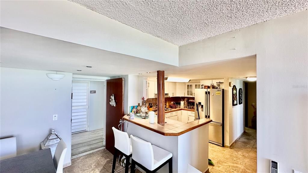 Active With Contract: $545,000 (2 beds, 1 baths, 1100 Square Feet)