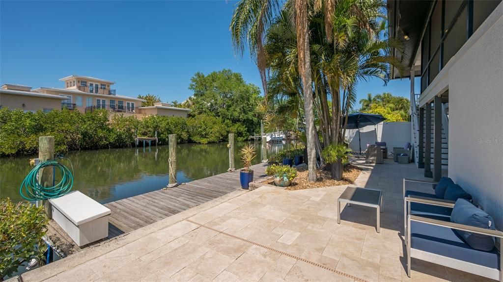 Recently Sold: $975,000 (3 beds, 2 baths, 1452 Square Feet)