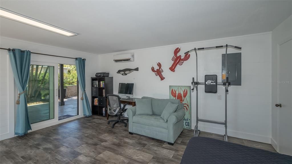 Recently Sold: $975,000 (3 beds, 2 baths, 1452 Square Feet)