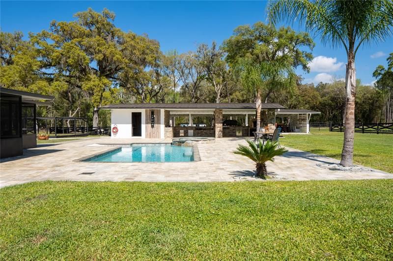 Recently Sold: $949,000 (4 beds, 4 baths, 2812 Square Feet)