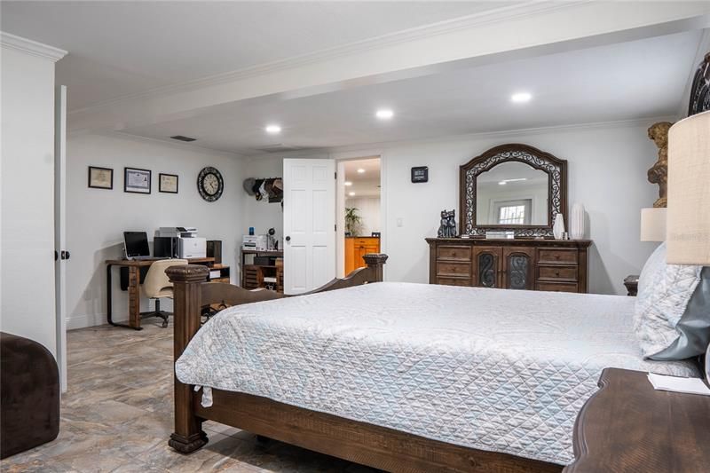 Vendido Recientemente: $949,000 (4 camas, 4 baños, 2812 Pies cuadrados)