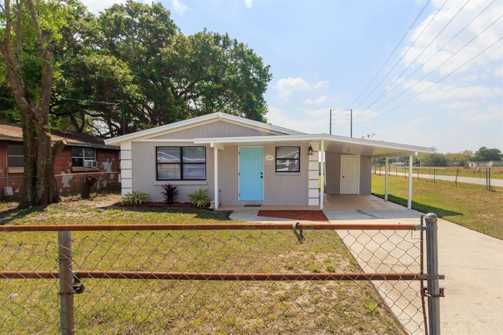 Recently Sold: $180,000 (3 beds, 1 baths, 816 Square Feet)