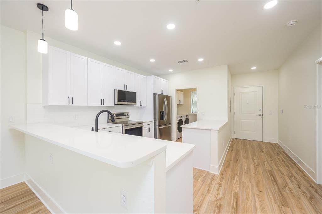 Activo con contrato: $479,000 (2 camas, 2 baños, 1202 Pies cuadrados)