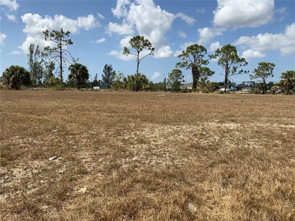 待售: $75,000 (0.28 acres)