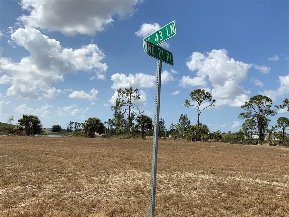 待售: $75,000 (0.28 acres)