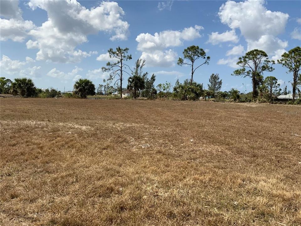 待售: $75,000 (0.28 acres)