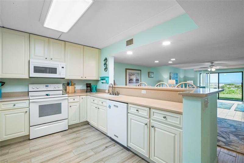 Recently Sold: $739,000 (3 beds, 2 baths, 1365 Square Feet)