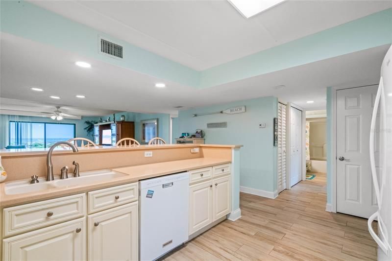 Recently Sold: $739,000 (3 beds, 2 baths, 1365 Square Feet)