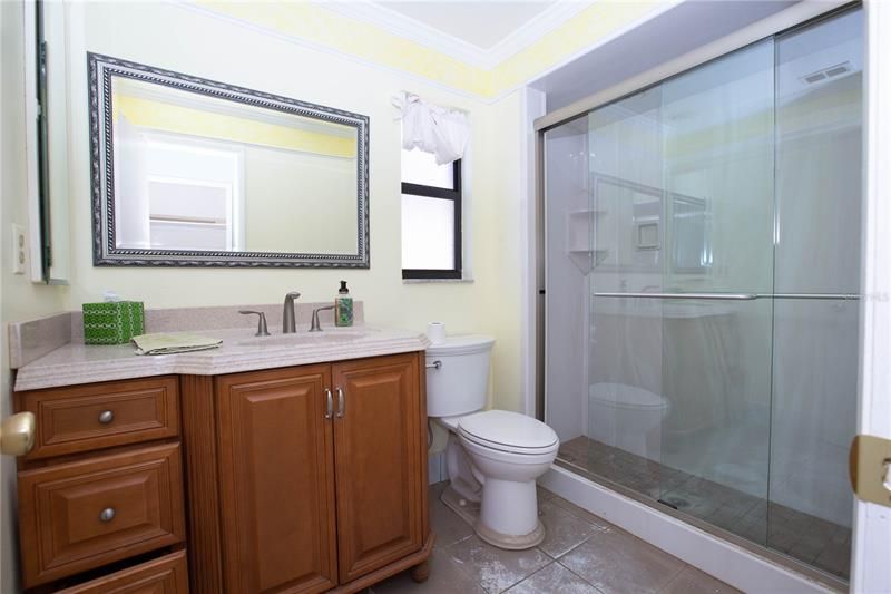 最近售出: $600,000 (3 贝兹, 2 浴室, 1675 平方英尺)