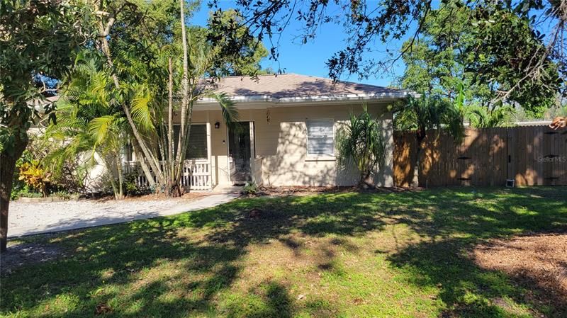 Recently Rented: $2,400 (3 beds, 2 baths, 1148 Square Feet)